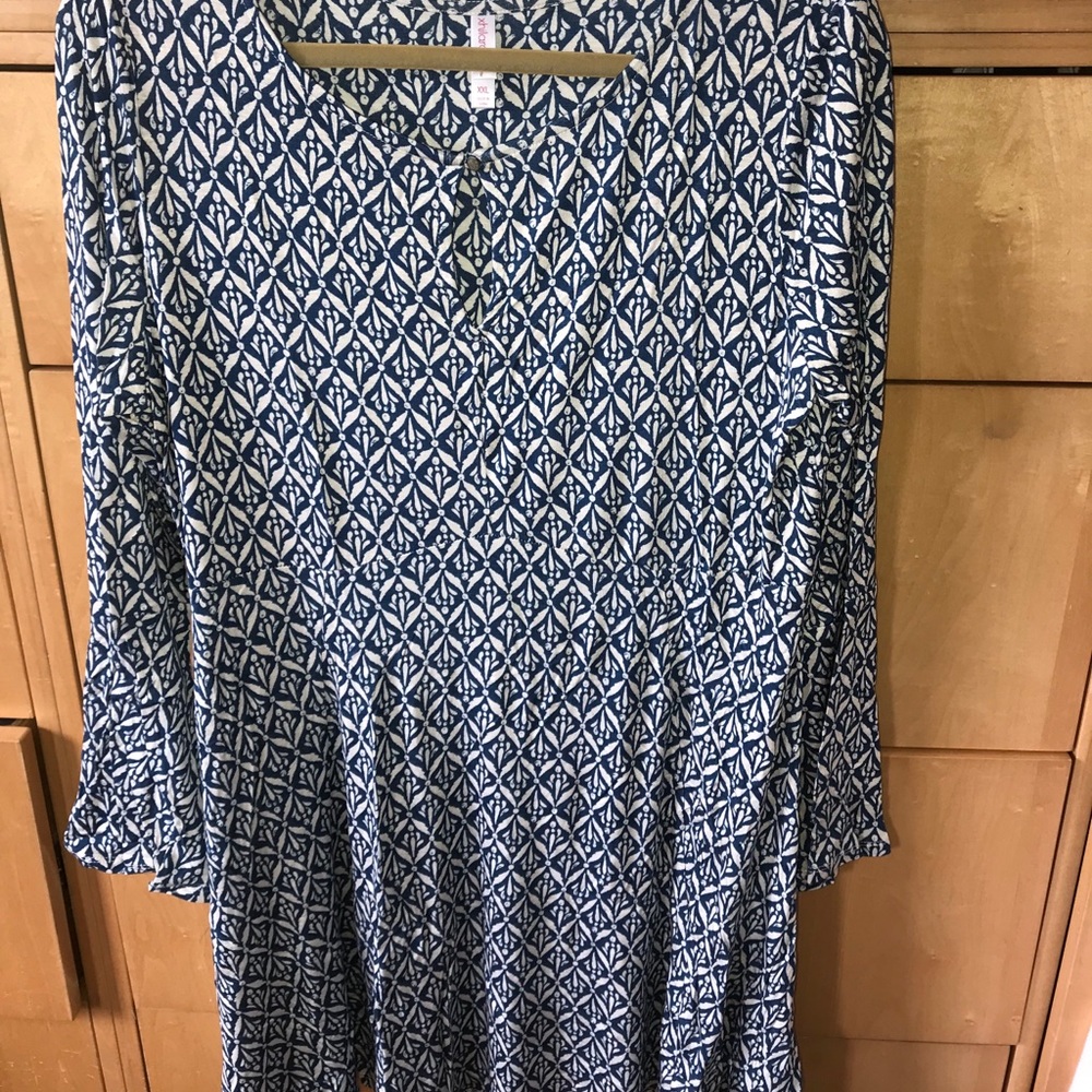 Dress - Picture 2 of 6
